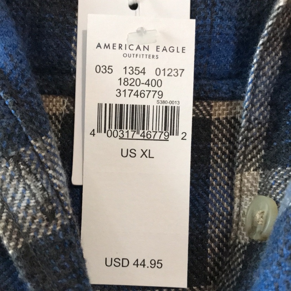 AEO- Plaid button down - Picture 7 of 14